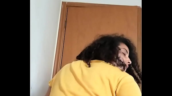 Branquinha do cabelo cacheado trepando 2