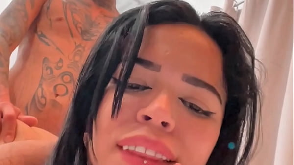 Morena gostosa no sexo amador com o amante