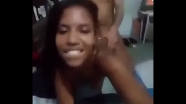 Morena novinha trepando gostoso